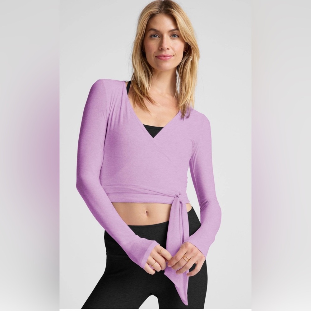 Beyond Yoga Featherweight Waist No Time Wrap Top Lilac Petal Heather Size Medium
